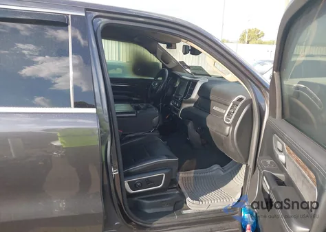 2020 Ram 1500 Laramie 4X2 5'7 Box z USA, uszkodzony, nr VIN 1C6RREJT1LN235332